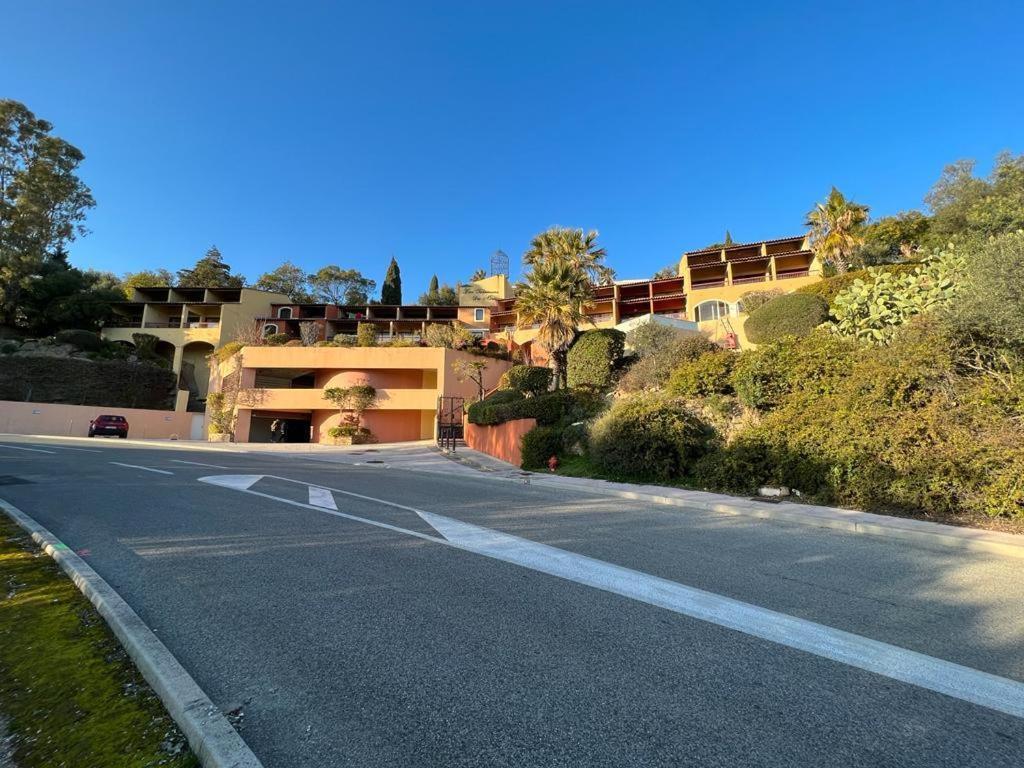 Appartement Vue Sur Mer, Piscine, Garage Prive Bormes-les-Mimosas Exterior photo